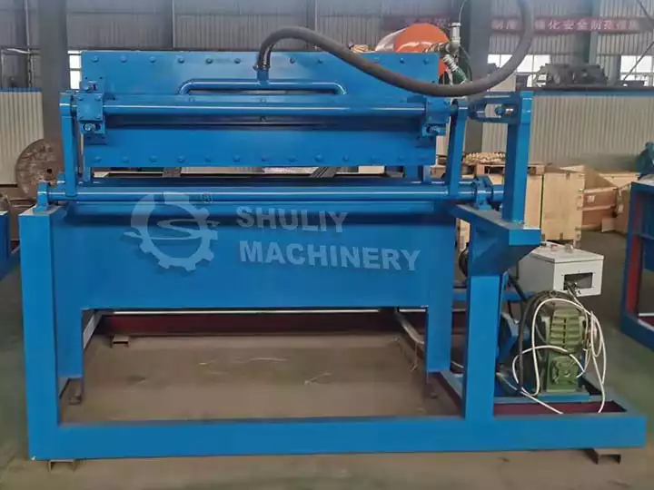 Machine de production de plateaux à œufs SL-4*1 vendue au Tchad