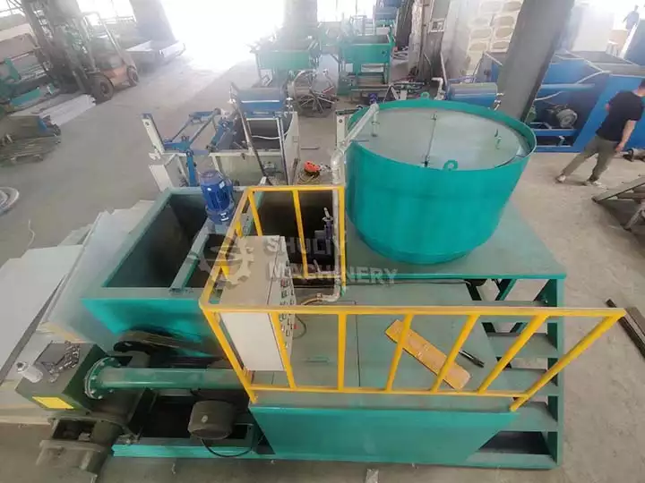 Integrated egg tray machine