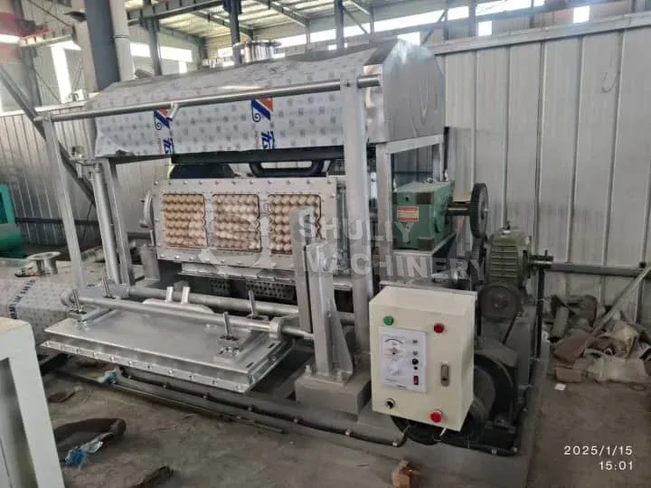 Machine for egg tray making