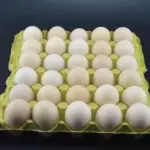 Упаковка 30 яиц на поддоне