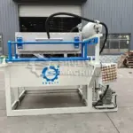 продавец яичных лотков